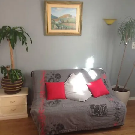 Appartement Petit Douillet Tres Bien Situe