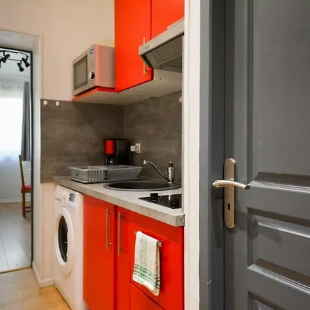 Petit Douillet Tres Bien Situe * بياريتز